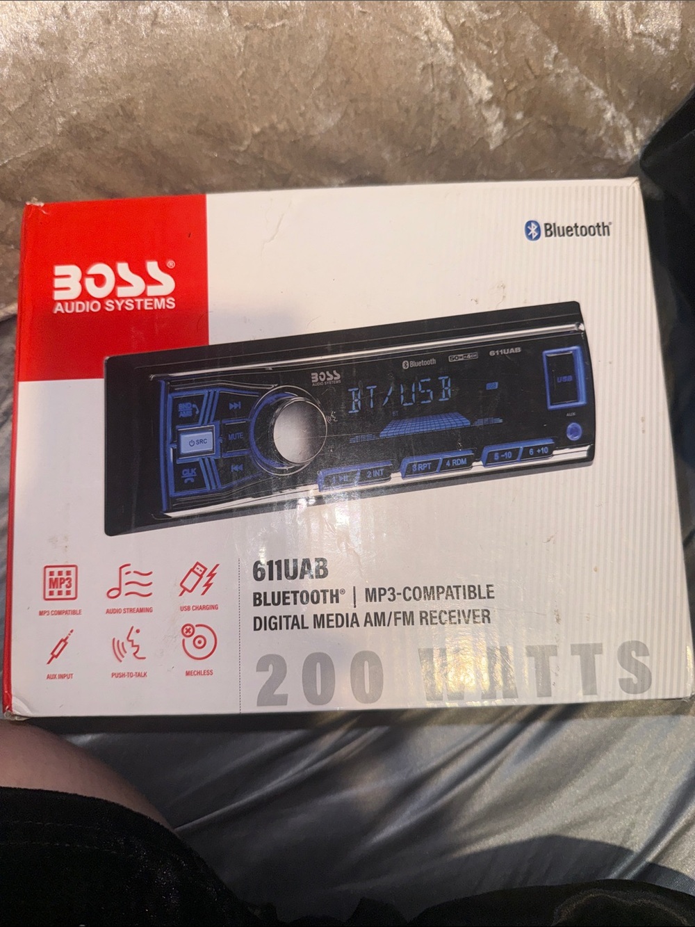 Boss 611UAB Bluetooth MP3 Car Stereo!!! (New)